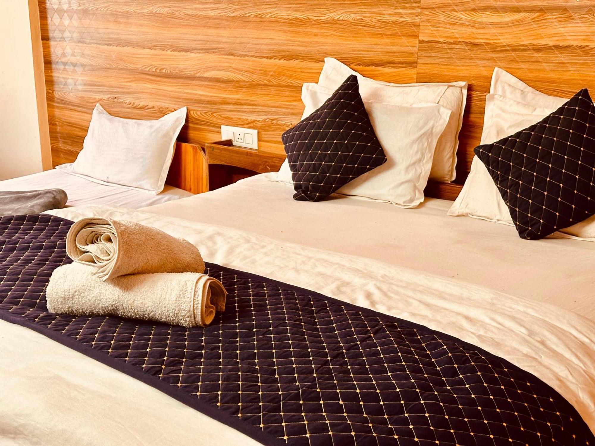 Hotel D Kanchan Manali Eksteriør bilde