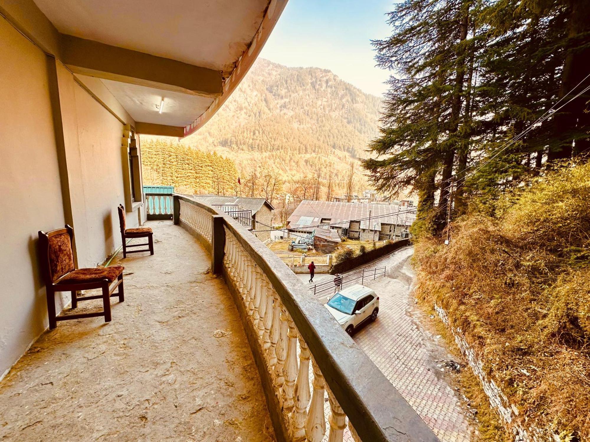 Hotel D Kanchan Manali Eksteriør bilde