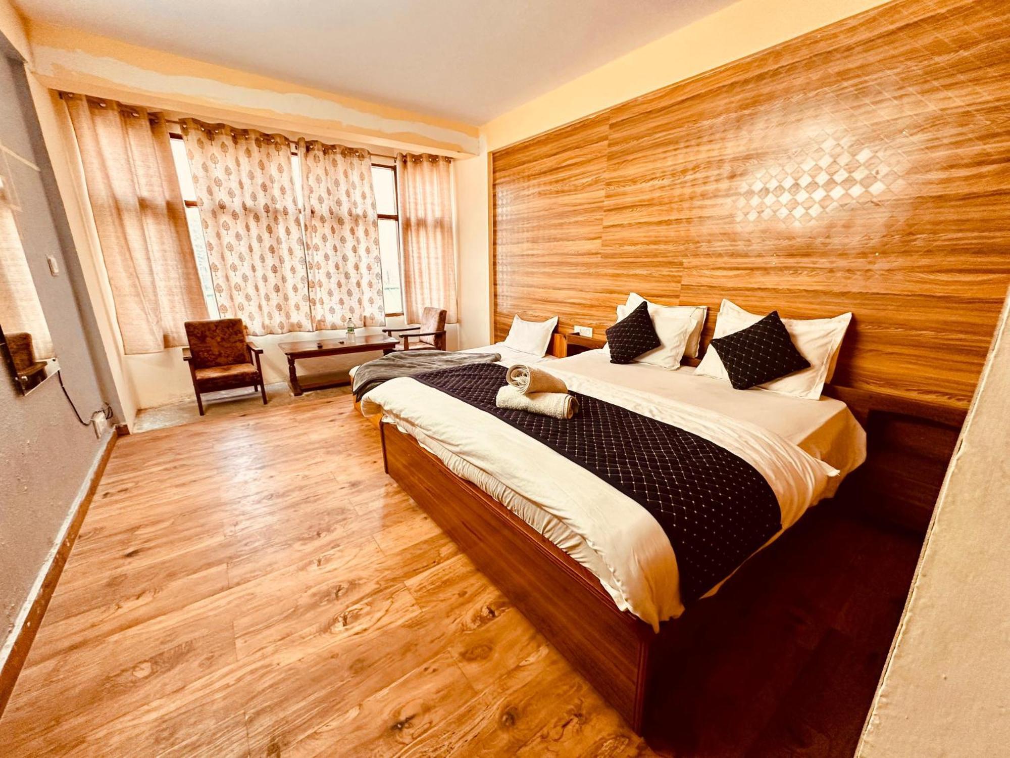 Hotel D Kanchan Manali Eksteriør bilde